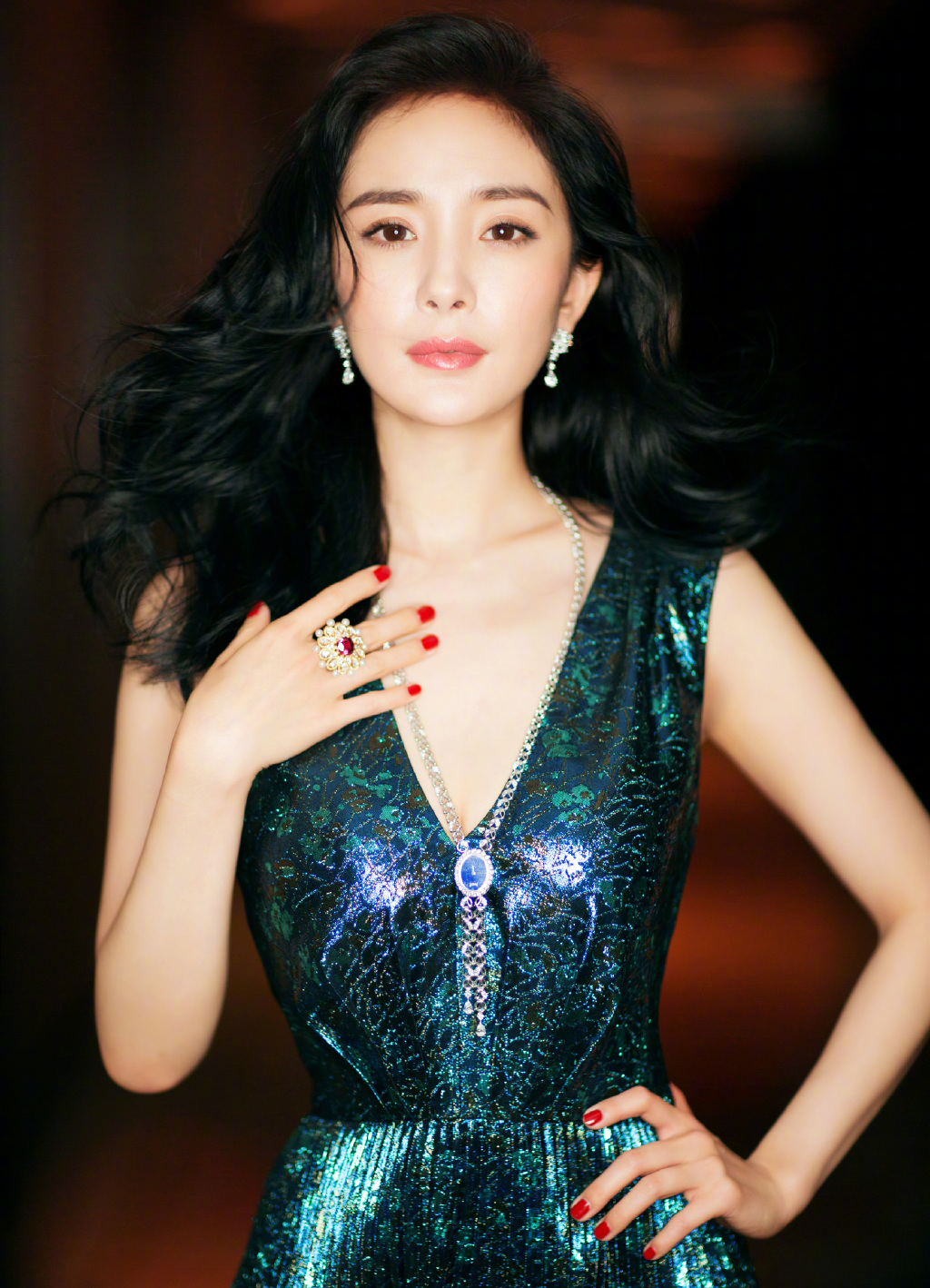为什么有些借卵做试管婴儿双胞胎长得不像？